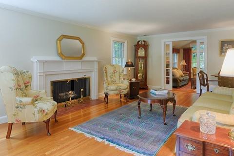 19 Thackeray Rd, Wellesley, MA 02481 photo 8