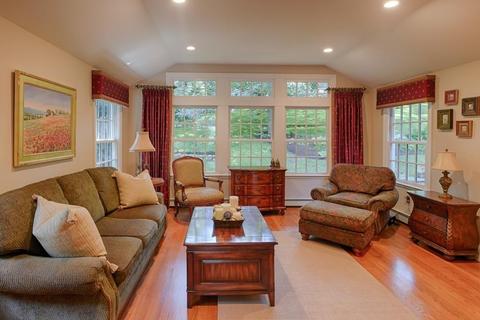 19 Thackeray Rd, Wellesley, MA 02481 photo 4