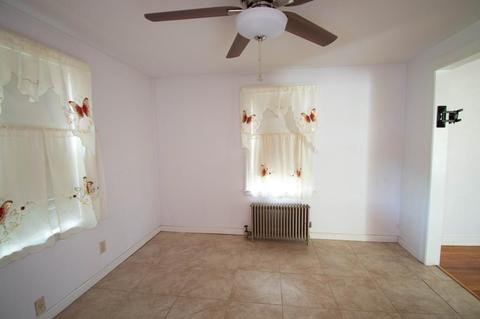 52 Corona St, Springfield, MA 01104 photo 5