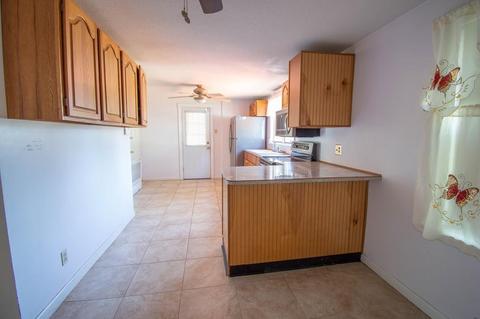 52 Corona St, Springfield, MA 01104 photo 6