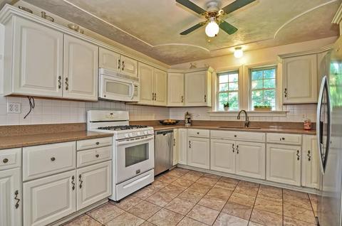 372 Old Post Rd, Sharon, MA 02067 photo 2