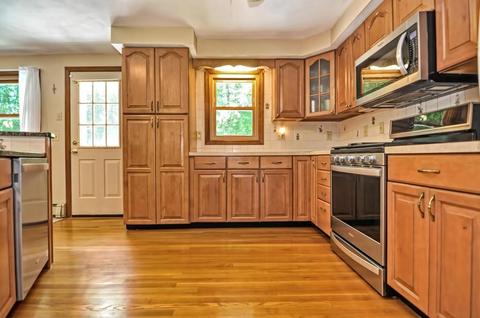 571 Ware, Mansfield, MA 02048 photo 7