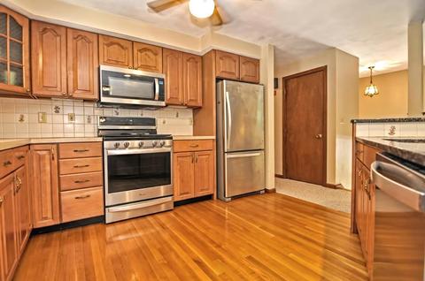 571 Ware, Mansfield, MA 02048 photo 6