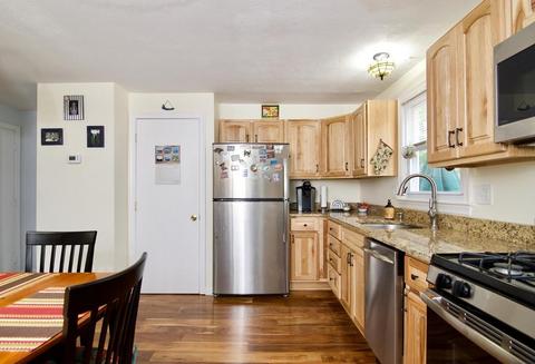 71 Tulsa St, Springfield, MA 01118 photo 4