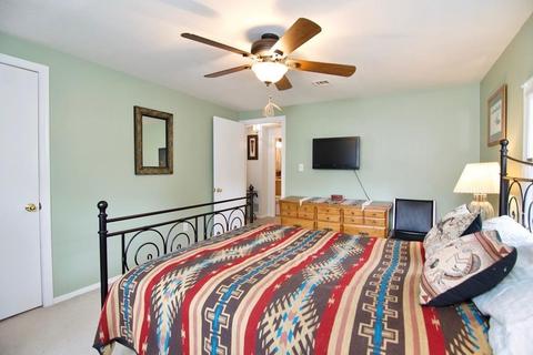 71 Tulsa St, Springfield, MA 01118 photo 17