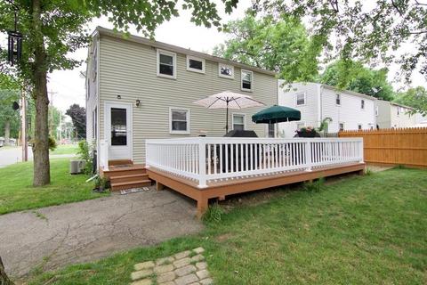 71 Tulsa St, Springfield, MA 01118 photo 3