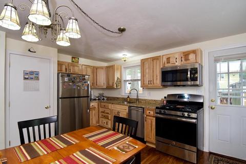 71 Tulsa St, Springfield, MA 01118 photo 7