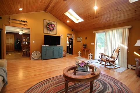 39 Thurlow St, Georgetown, MA 01833 photo 13