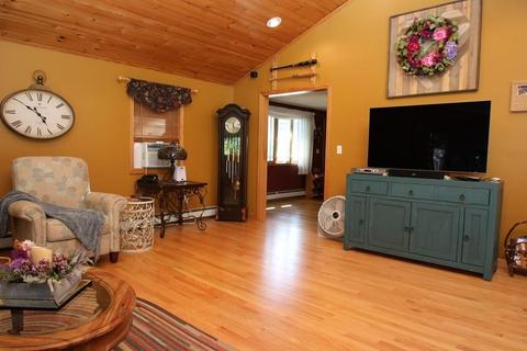 39 Thurlow St, Georgetown, MA 01833 photo 14