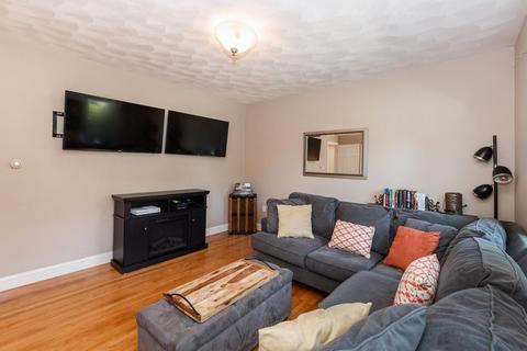 7 Pine St, Stoneham, MA 02180 photo 4