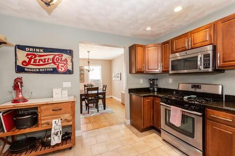 7 Pine St, Stoneham, MA 02180 photo 11