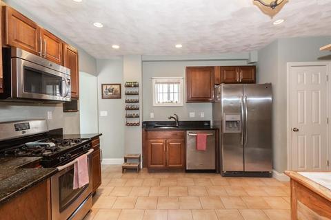 7 Pine St, Stoneham, MA 02180 photo 9