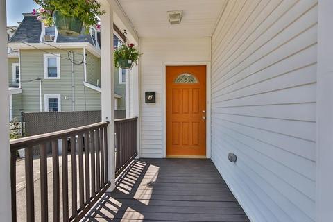 7 Pine St, Stoneham, MA 02180 photo 2