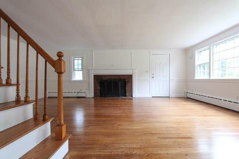 84 Main St, Mashpee, MA 02649 photo 6