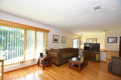 1111 Whittemore St, Leicester, MA 01524 photo 3