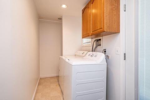27 Glenmore St, Springfield, MA 01129 photo 11