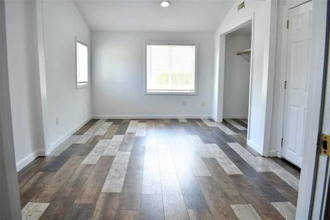 65 Beverly Ln, Springfield, MA 01151 photo 5