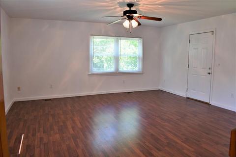 65 Beverly Ln, Springfield, MA 01151 photo 6