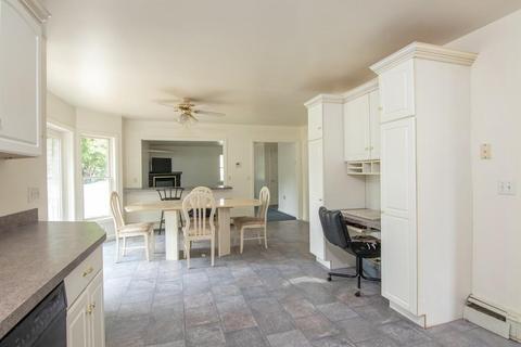 31 Harding Ter, Dedham, MA 02026 photo 9
