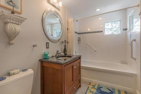 28 Lothrop St, Beverly, MA 01915 photo 27