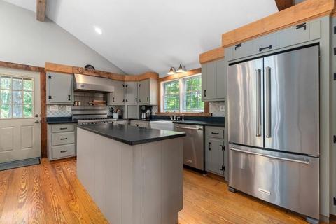 83 Elm St, Upton, MA 01568 photo 4