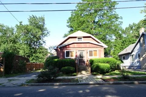 126 Jasper St, Springfield, MA 01109 photo 1