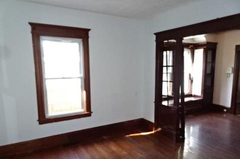 126 Jasper St, Springfield, MA 01109 photo 3