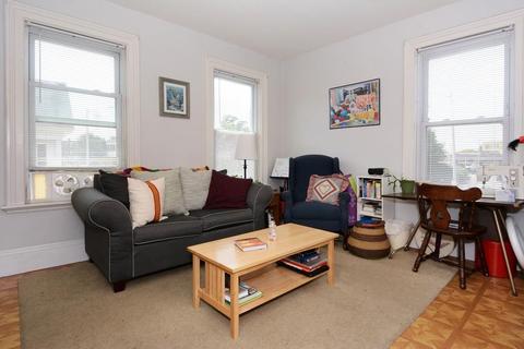 16 Dane St, Beverly, MA 01915 photo 2
