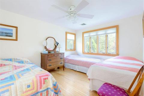 9 Stone Ave, Buzzards Bay, MA 02532 photo 15