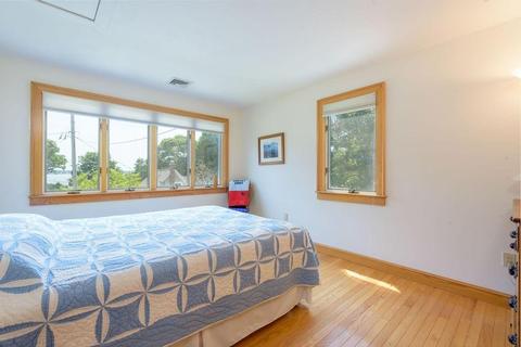 9 Stone Ave, Buzzards Bay, MA 02532 photo 16