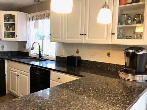 9 Stuart St, Warren, RI 02885 photo 4