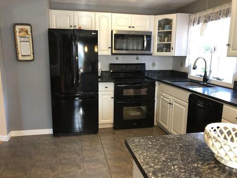9 Stuart St, Warren, RI 02885 photo 5