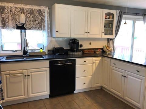 9 Stuart St, Warren, RI 02885 photo 2