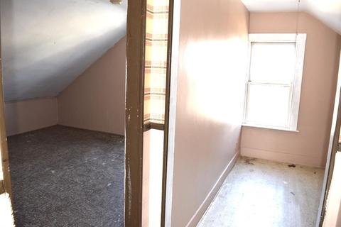 518 Palmer St, Fall River, MA 02721 photo 18