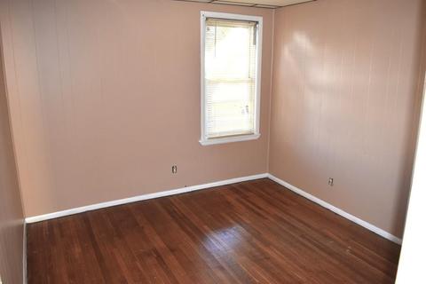 518 Palmer St, Fall River, MA 02721 photo 9