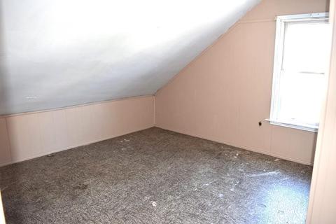 518 Palmer St, Fall River, MA 02721 photo 17