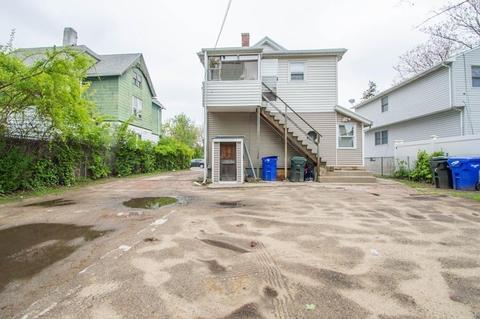 97 Tyler St, Springfield, MA 01109 photo 10