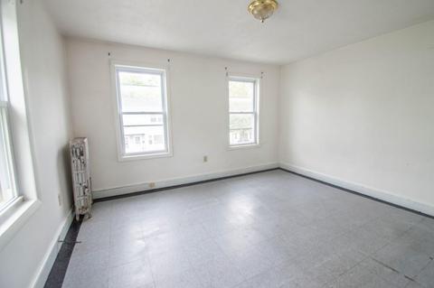 97 Tyler St, Springfield, MA 01109 photo 6