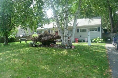 89 Groton St, Springfield, MA 01129 photo 2