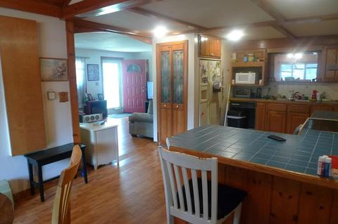 89 Groton St, Springfield, MA 01129 photo 5
