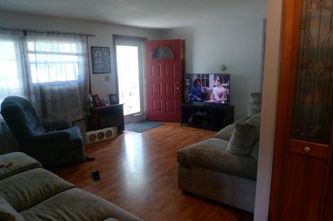 89 Groton St, Springfield, MA 01129 photo 4