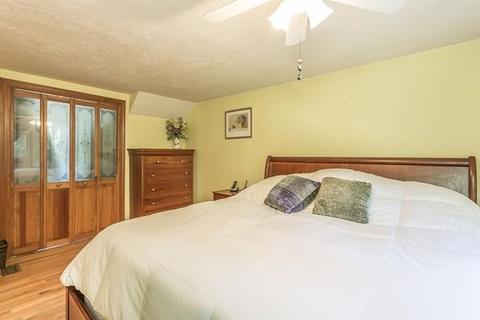 400 Britton St, Raynham, MA 02767 photo 15