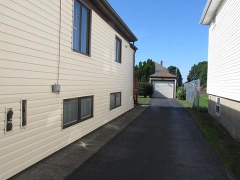 544 Penn St, Fall River, MA 02724 photo 3