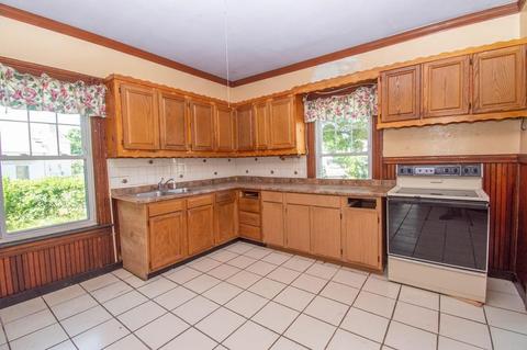 80 Grand St, Springfield, MA 01108 photo 11