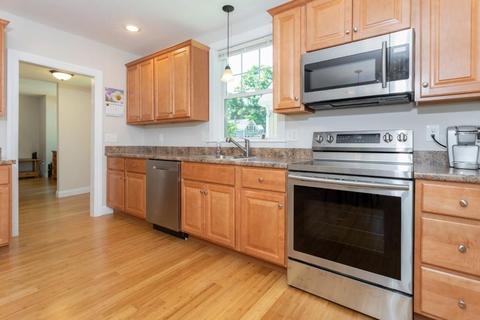 13 Berkeley St, Reading, MA 01867 photo 3
