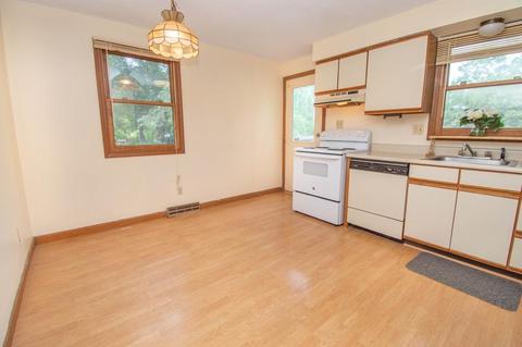 77 Pembroke St, Springfield, MA 01104 photo 4