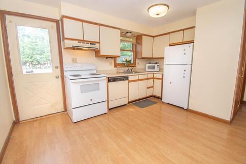 77 Pembroke St, Springfield, MA 01104 photo 3