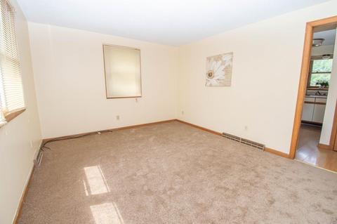 77 Pembroke St, Springfield, MA 01104 photo 2
