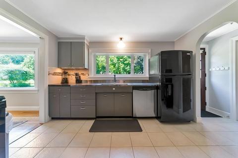 38 Kingoke Ln, Springfield, MA 01129 photo 10