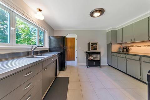 38 Kingoke Ln, Springfield, MA 01129 photo 13